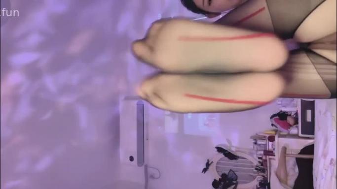 夜店dj女神 前凸后翘开放黑丝 高价自慰喷水秀 预览截图 11