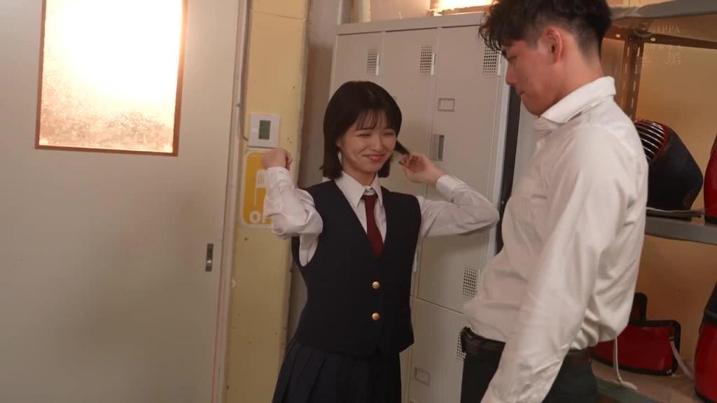 山本直树作家生活40周年纪念作品1 燃烧吧!剑 转学生 仓本蓳 MUDR-325 预览截图 7