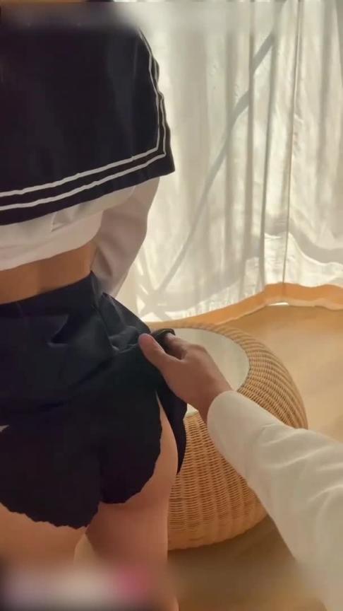 有钱大爷找个羞涩的学生妹来服务一下 预览截图 7