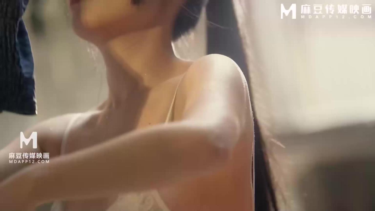乡下阿姨的秘密日记 汗流浃背的乱伦性爱 MD-0354 预览截图 2