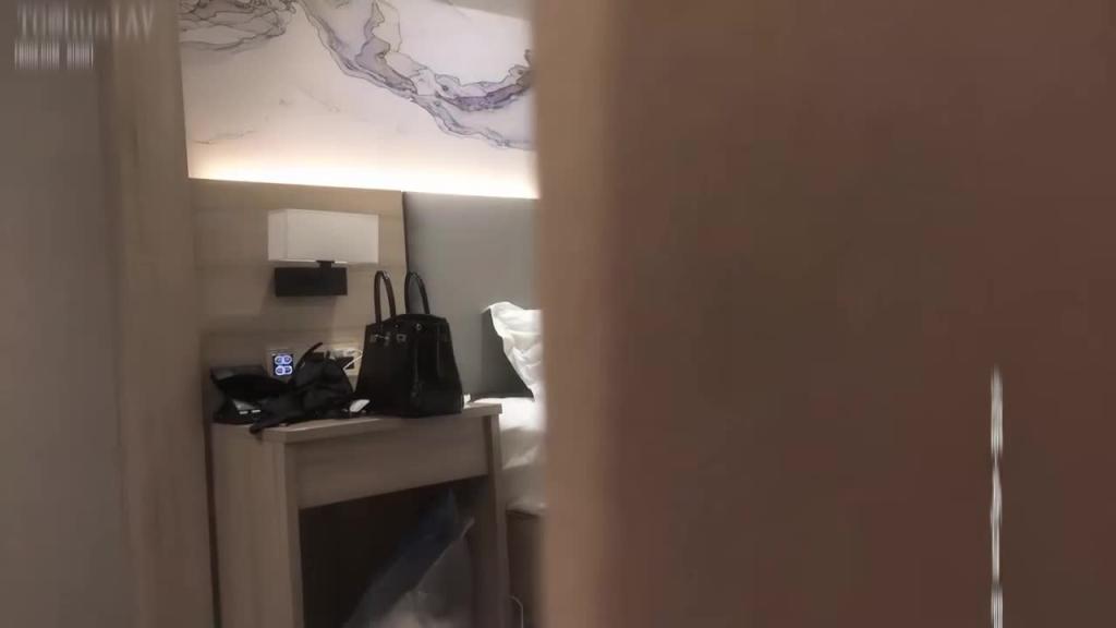 【AI高清2K修复】经典双飞场，小王祖贤和兔女郎闺蜜，淫荡双姝颠鸾倒 预览截图 8