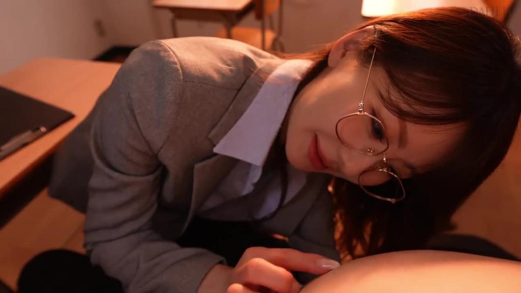DLDSS-433 美丽有礼貌的骯脏的敬语ASMR女性教科老师提供补充性教育自慰支持课程 小泽奈穗 DLDSS-433 预览截图 1