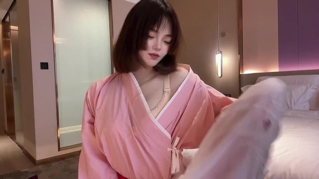 酒店穿汉服自慰 预览截图 5