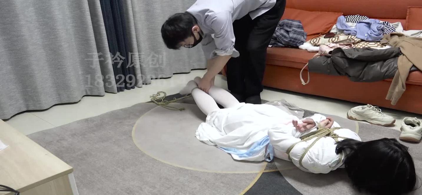 【子衿原创】cici汉服白丝袜驷马TK挠痒 预览截图 4