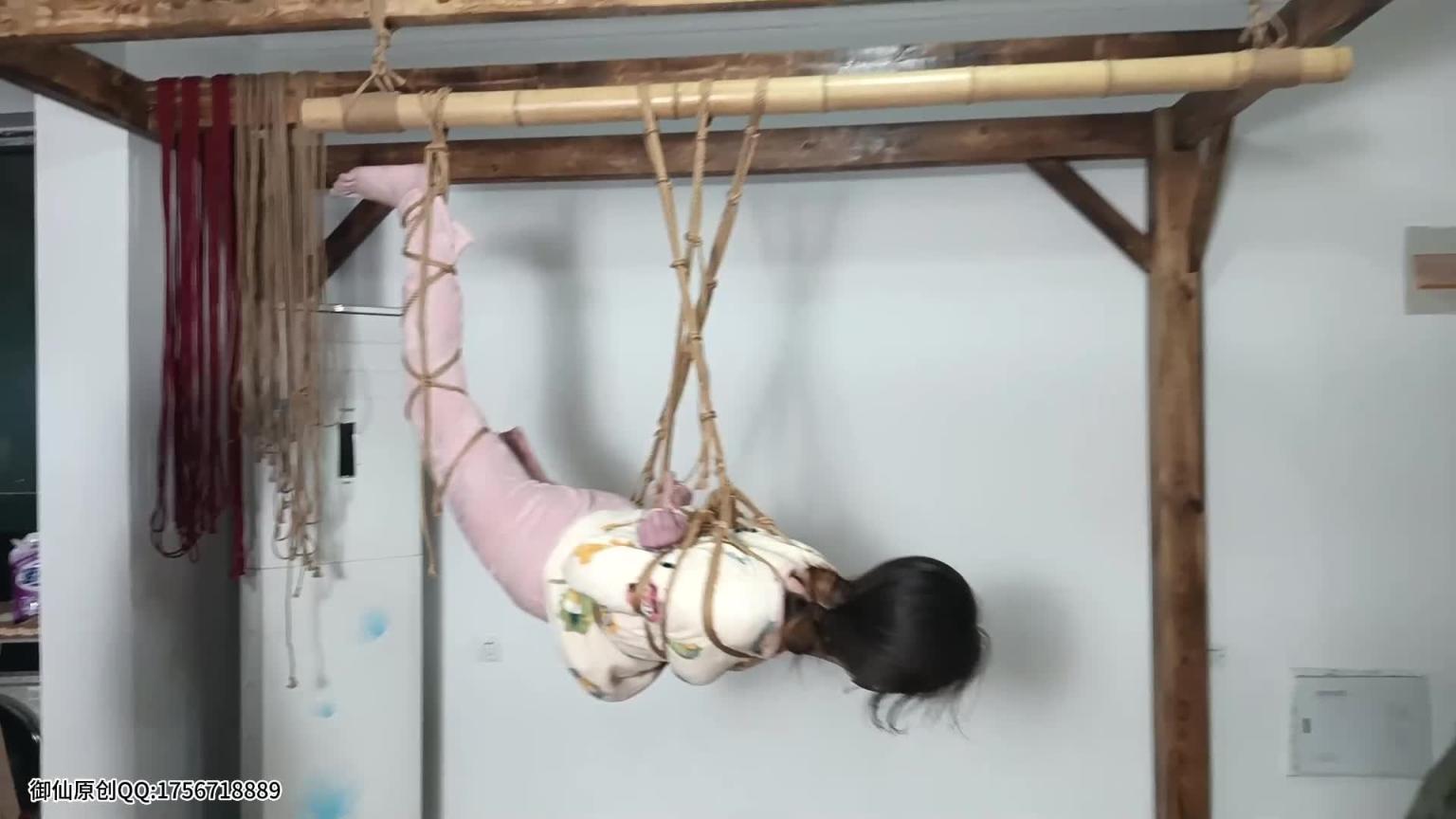 【御仙工作室】吊起来荡秋千的楠楠(吊缚,放置,打屁股。荡秋千) 预览截图 11