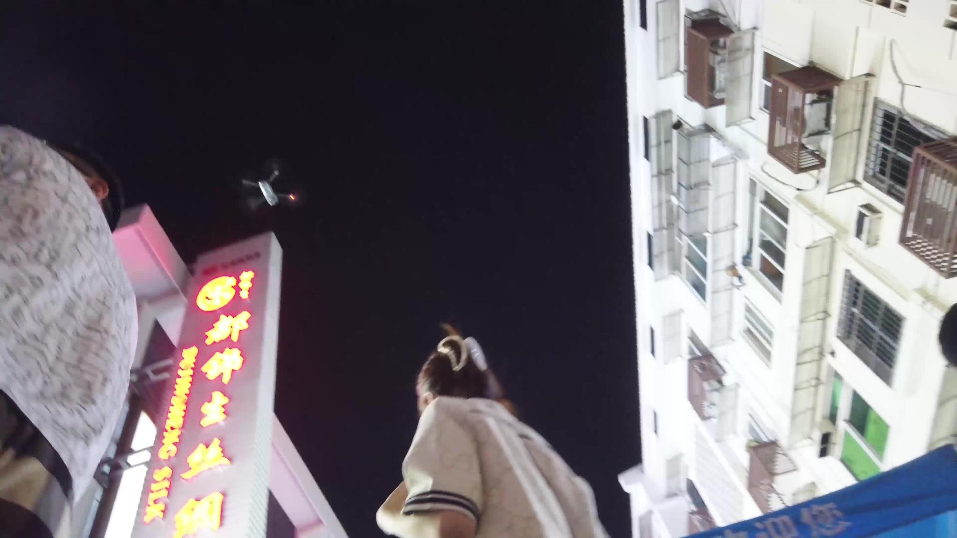 清纯高颜美少女蕾丝裙白色透明内内露黑森林 预览截图 6