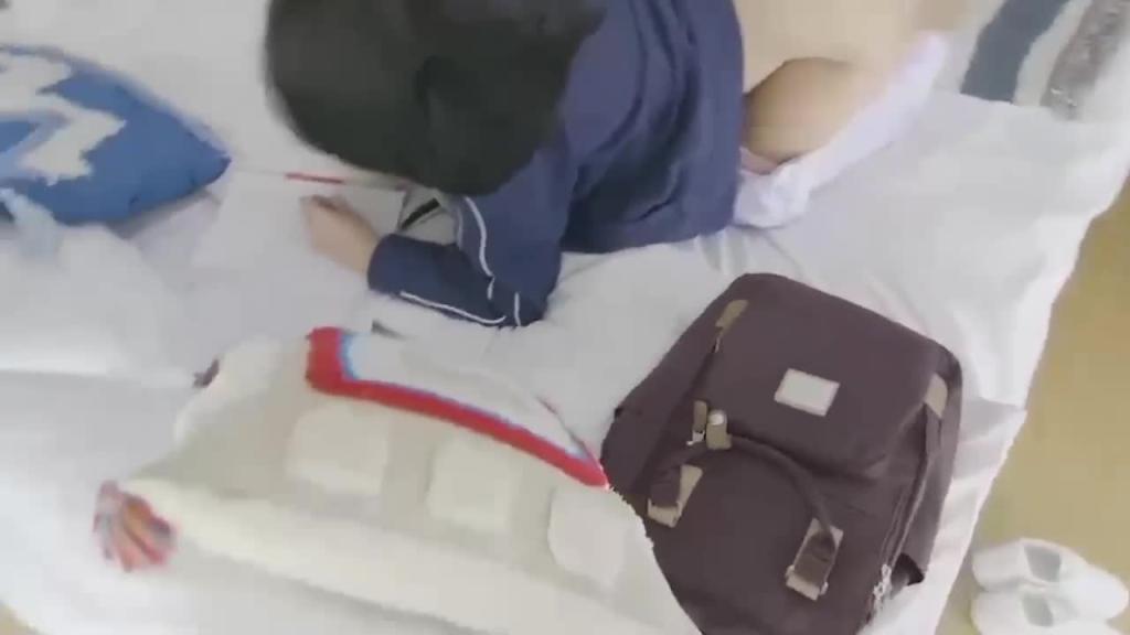 【后入白虎妹妹】妹妹光着屁股写作业,根本不能忍 预览截图 4