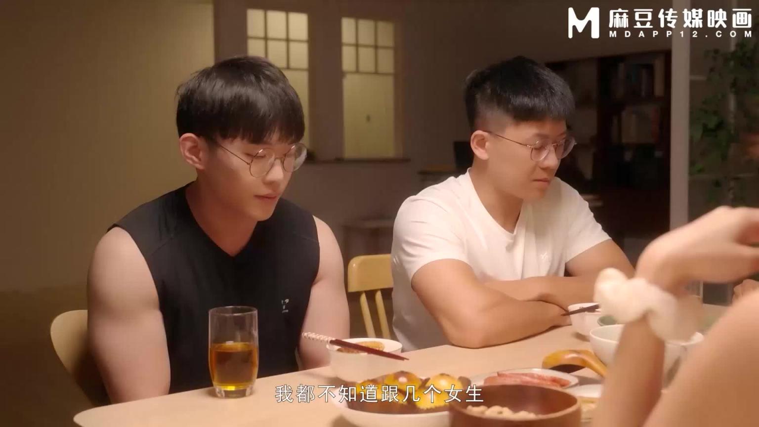 MD-0361 家族乱伦中秋破处夜 一家开操万家赏屄香 预览截图 1