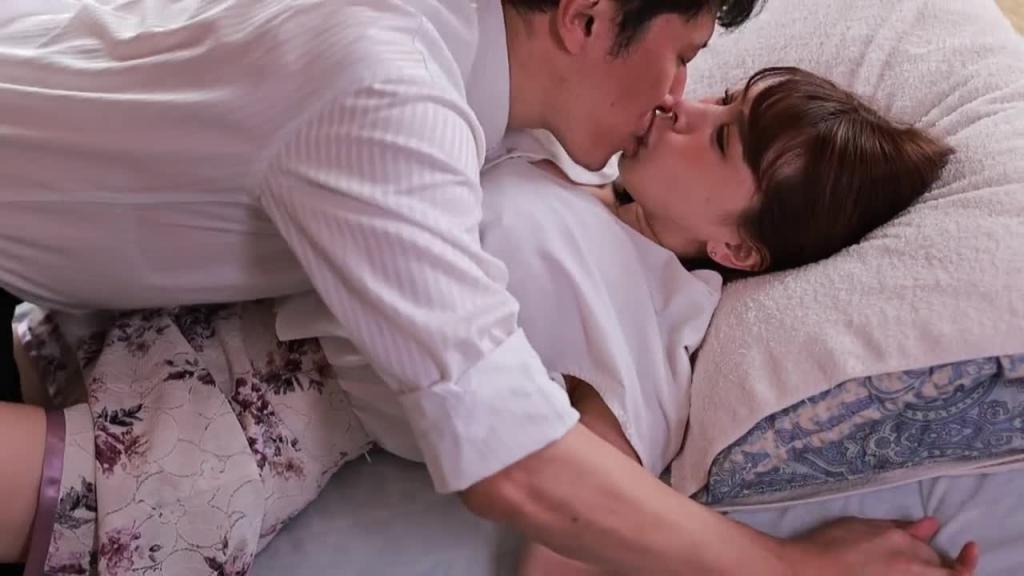 与邻居K罩杯人妻发洩性欲流汗贪合的日子。 叶爱 JUL-473 预览截图 1