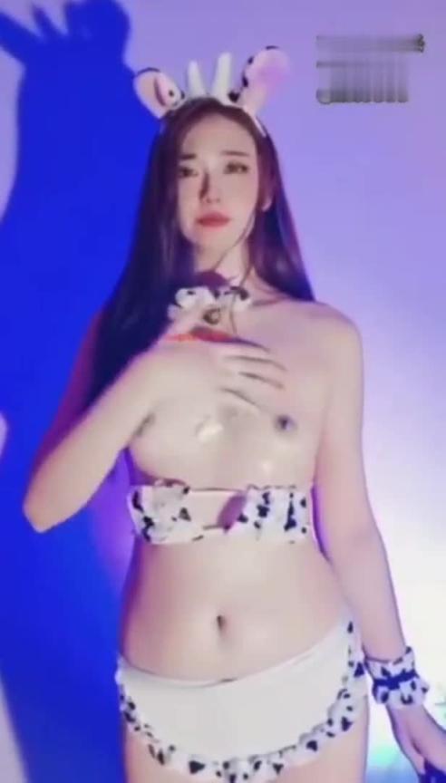 贫乳牛女郎奶油诱惑 预览截图 11