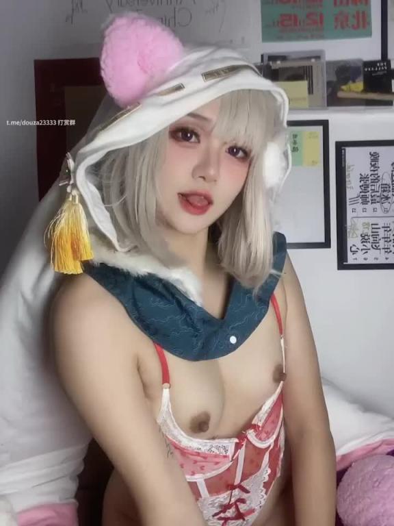 极品女神们cosplay电眼巨乳诱惑,光存在就让鸡巴硬了 预览截图 3