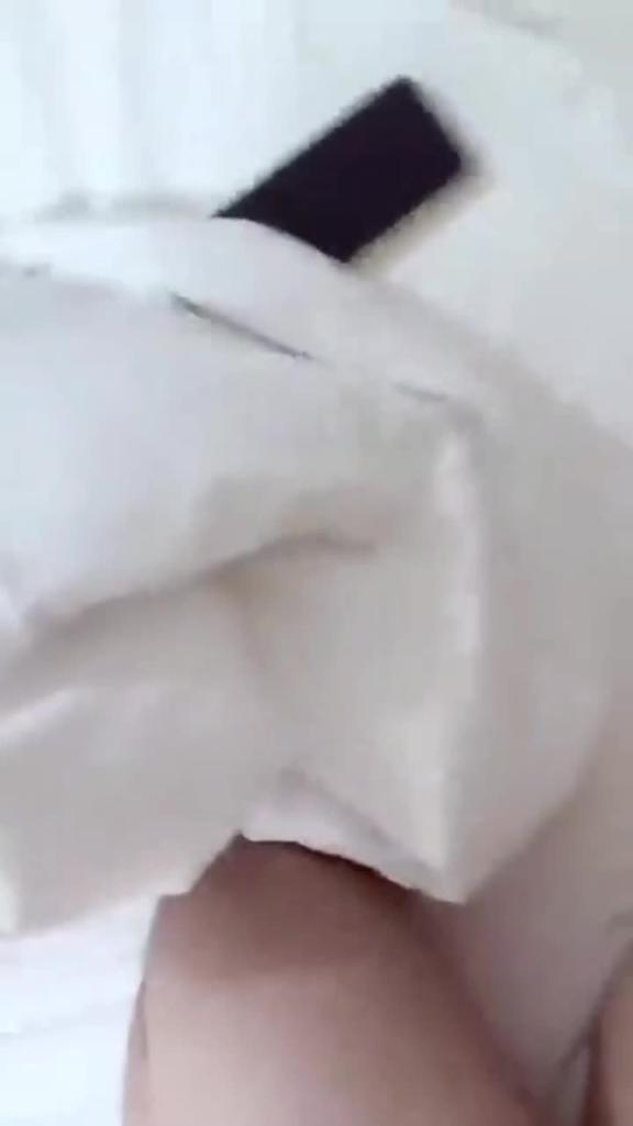 反差女大 调教学妹顶级骚货女大学生萝莉妹妹被男人约调小小的身材骚骚的嫩逼 预览截图 11