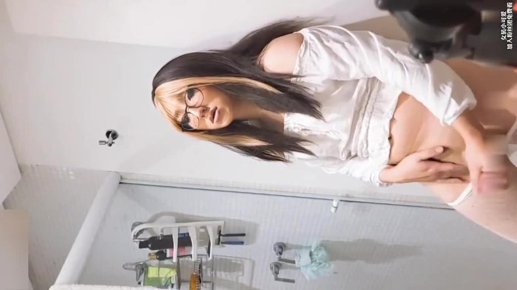 性感尤物浴室发骚玩射妖棒~ 预览截图 5