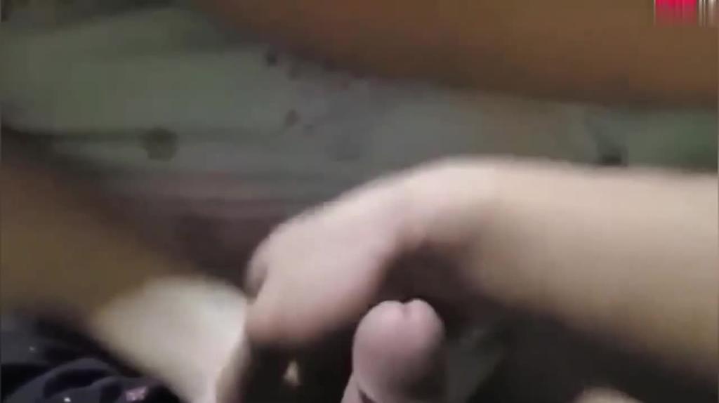 招嘴强上醉酒小姑妈~一边抽插小穴 预览截图 2