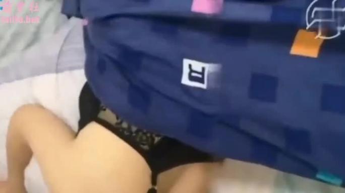 嫂子:“我在帮你擦地,等下小琴(我老婆)要回来了 预览截图 2