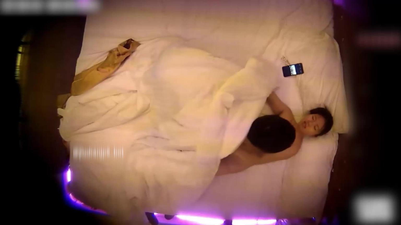 上帝视角看看骚小骚货 预览截图 3