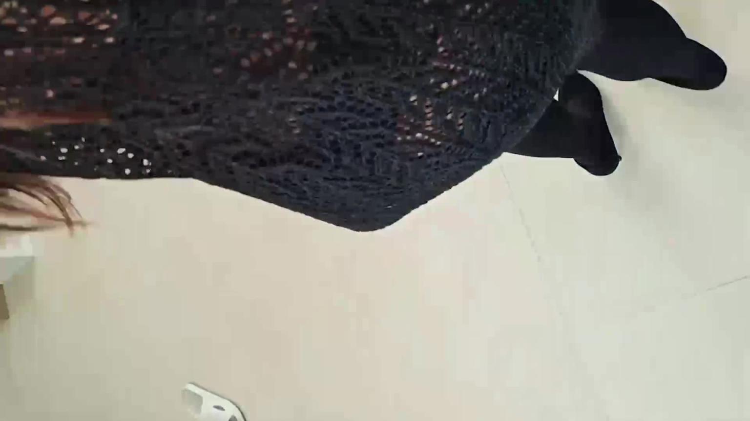 1/3重口预警老妈维护继父主动把我们的尿液混合液逼里精液喝下去 预览截图 6