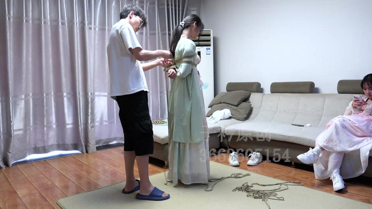 【子衿原创】新模试镜 汉服团缚TK挠脚 超级怕痒的女孩 预览截图 1