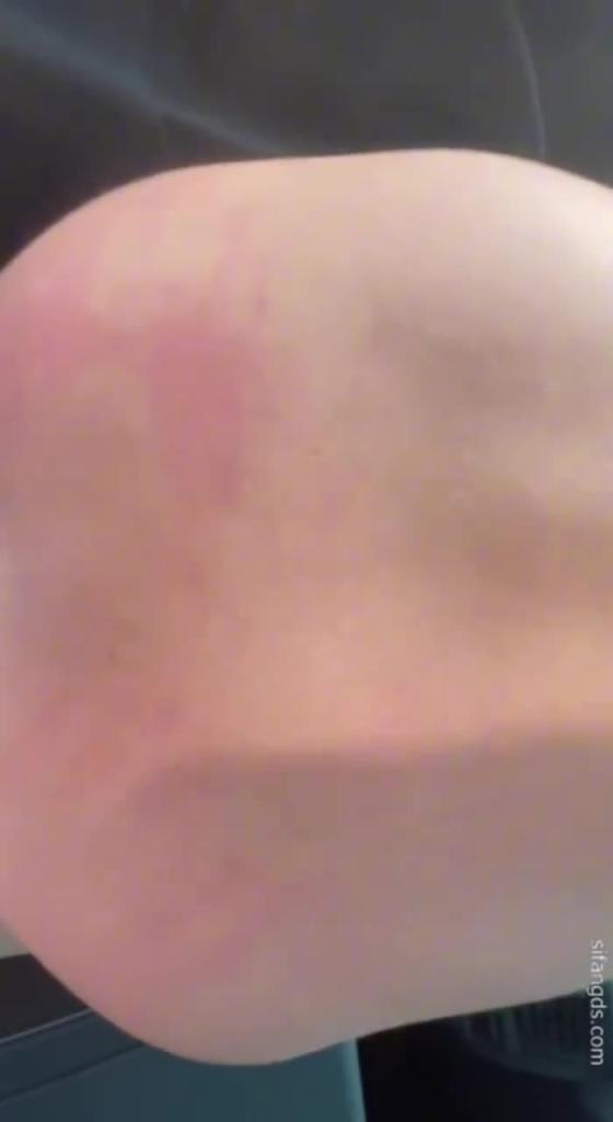 【好可怜的女孩,开始说好射嘴里,结果操上头内射了】车震一边打母狗屁股一边问射哪,打的受不了同意射逼里 预览截图 10