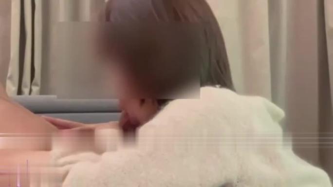 翘臀大长腿空姐毛刮的很干净奶子坚挺圆润屁股很翘操起来水汪汪的 预览截图 1