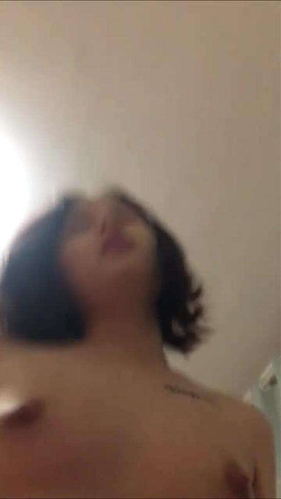 【你是不是射了?好失望预览】我见过最骚的素人女友,一直不满足问:我要你操死我,鸡巴好大,你喜欢操我吗 预览截图 3