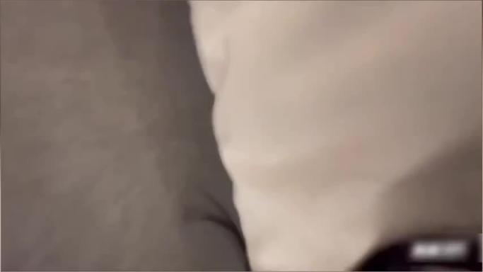【姐弟乱伦_强上会喷水的亲姐姐】给姐姐舔脚舔穴内射,对白刺激 预览截图 10