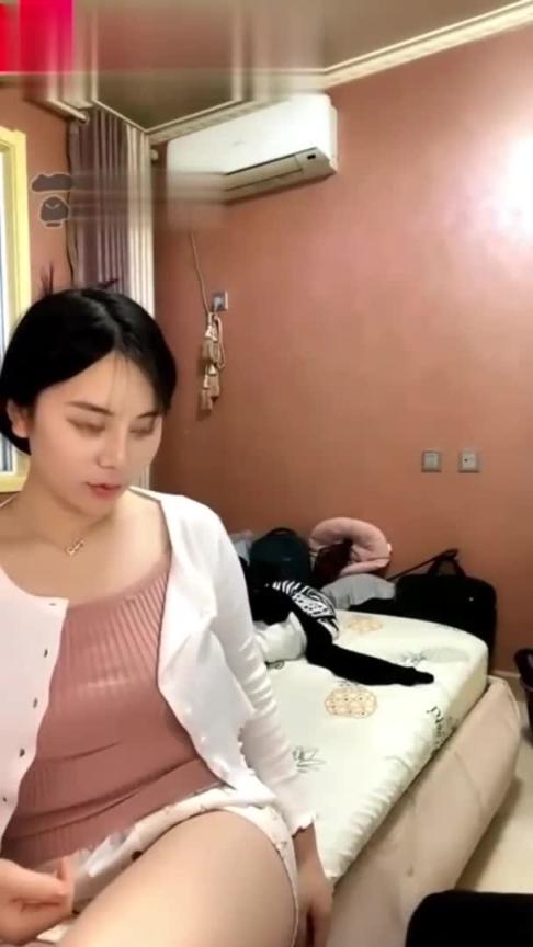 调教女王﹣和她的女同性奴女儿主动吞口水拉丝好淫荡 预览截图 10