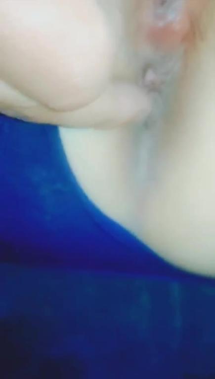 一线天肥逼的调教 预览截图 7