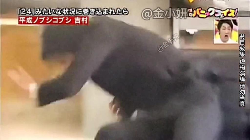 搞笑日本整蛊综艺,艺人采访的时候,突然有人开枪,吓得屁滚尿流啊 预览截图 9