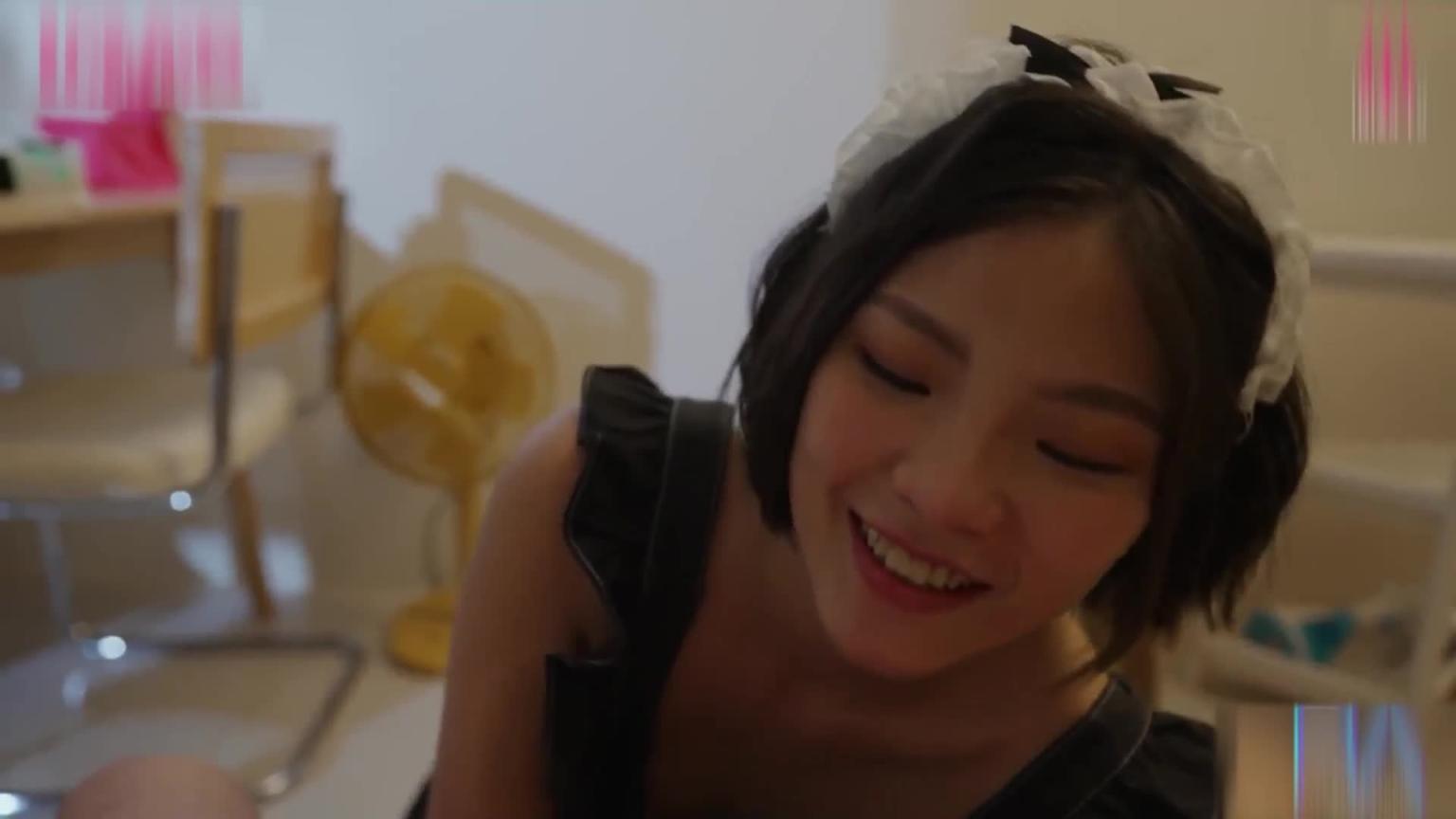 极上裸体清洁跪舔按摩背妻SEX 预览截图 2