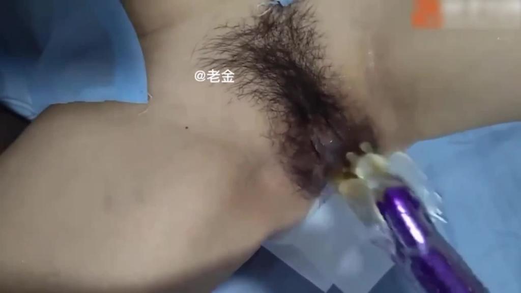 绿帽老公看【快手45万粉少妇-月姐呀)黑料曝光,着榜一大哥 预览截图 10