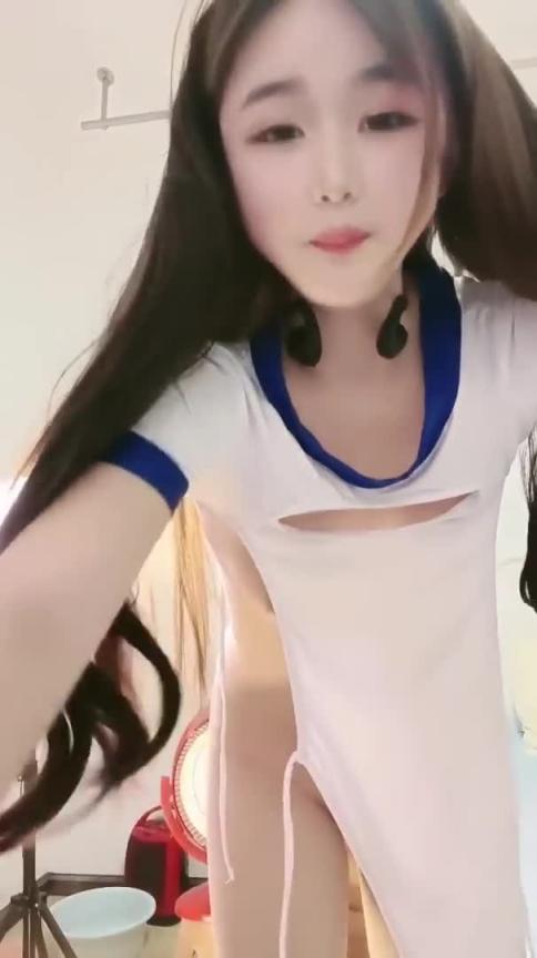 可爱萝莉小嫩妹 看似清纯内在反差 粉嫩嫩的BB自慰水喷的不少 预览截图 2