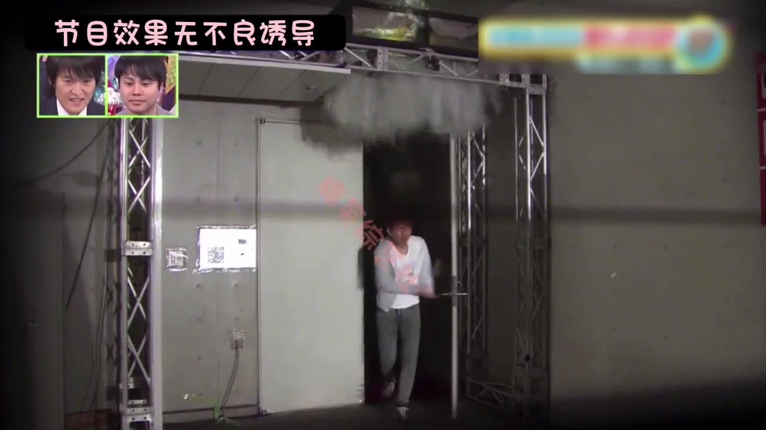落水整蛊!!!打开门的瞬间变成落汤鸡 预览截图 8
