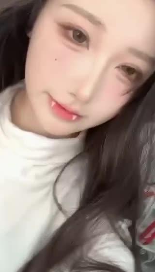 颜质高的小美女情不自禁的爬上肉棒骑马，还一脸爽到说不出话 预览截图 2