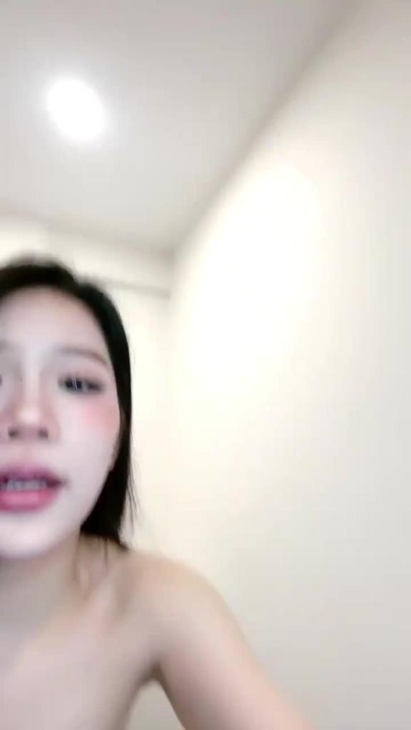 【糟糕!心动的感觉】第十一弹,戴上眼睛感觉一下就上来了!很有英语老师的味道,先穿肉丝再穿黑丝诱惑拉满 预览截图 6