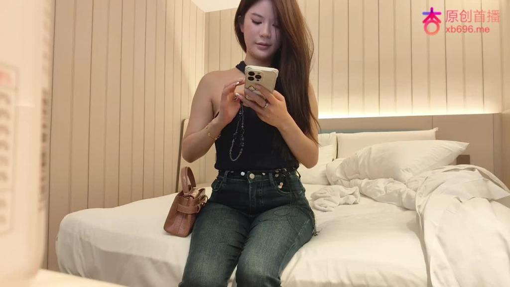 杏吧战神强哥3 - 今天又约了个性感辣妹,穿着紧身牛仔裤身姿优美,介绍说她的胸很大口活很好,因为操的时间太长妹妹都要哭出来了 预览截图 1