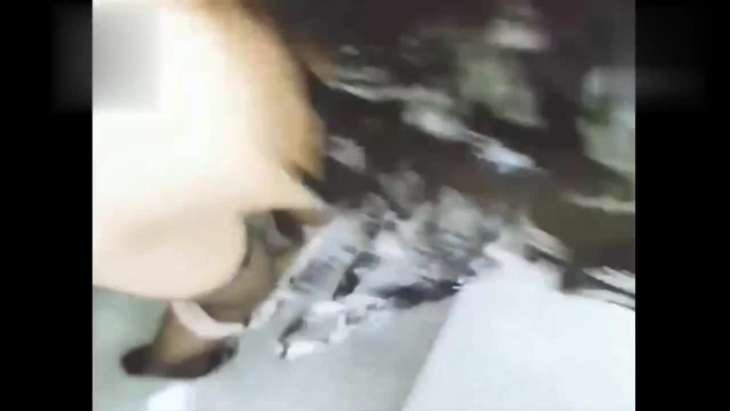 【姐弟乱伦】趁老妈出去打牌后，兽性大发的我在厕所疯狂输出 预览截图 9