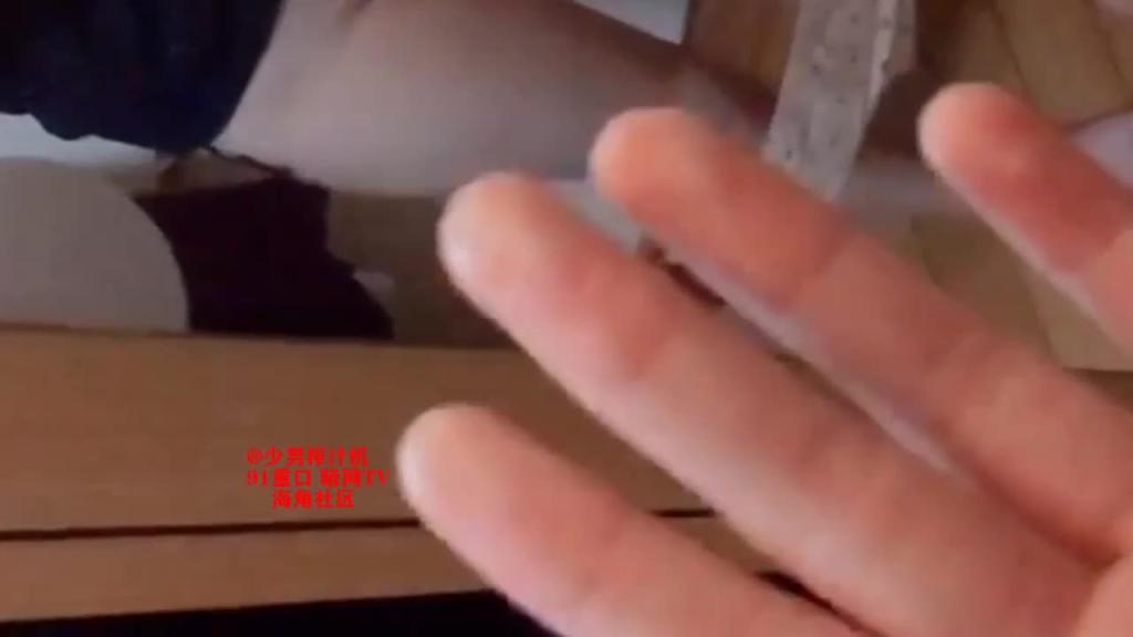 【反差婊档案】元气少女软软跟男友分手后被报复不雅啪啪 预览截图 2