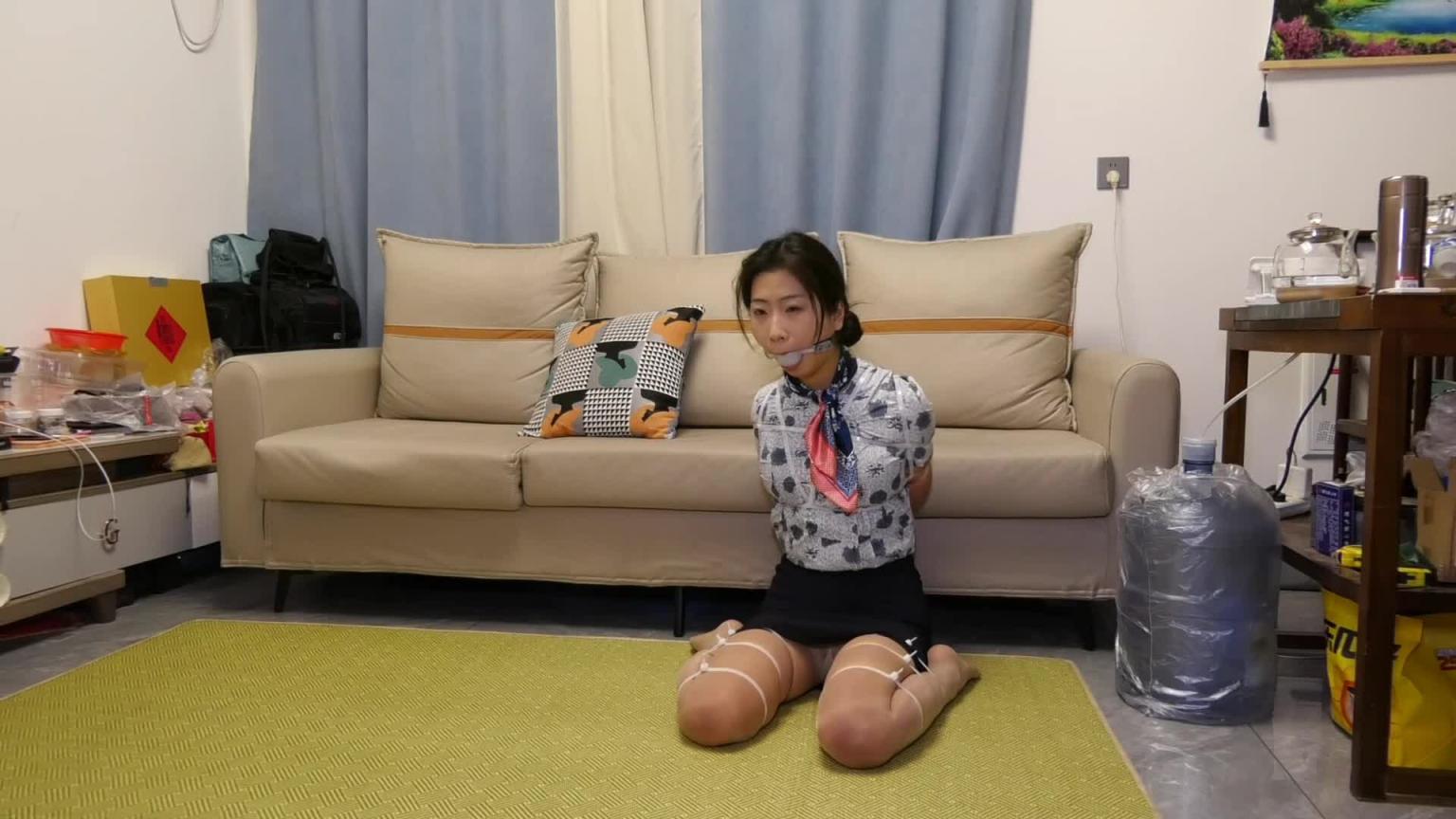 【胜景影视】扎带捆缚空姐女M 预览截图 3