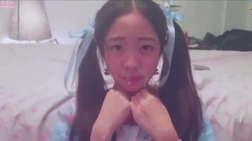 带女儿岀去玩的奖励!让她吞了两次精液! 预览截图 5