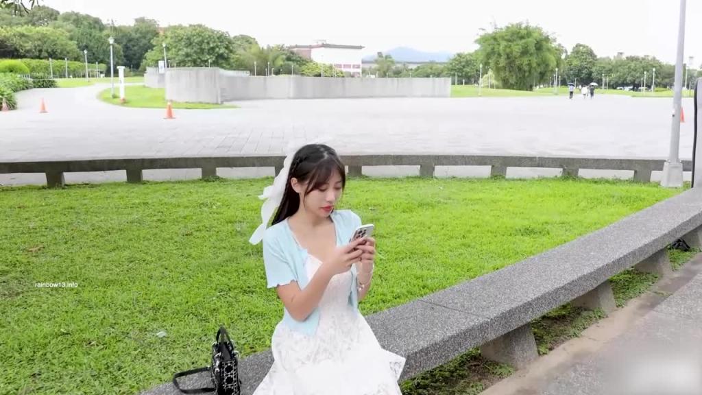 大佳河滨车震大尺女神玟妡 车内性爱实录-香汗淋漓 预览截图 2