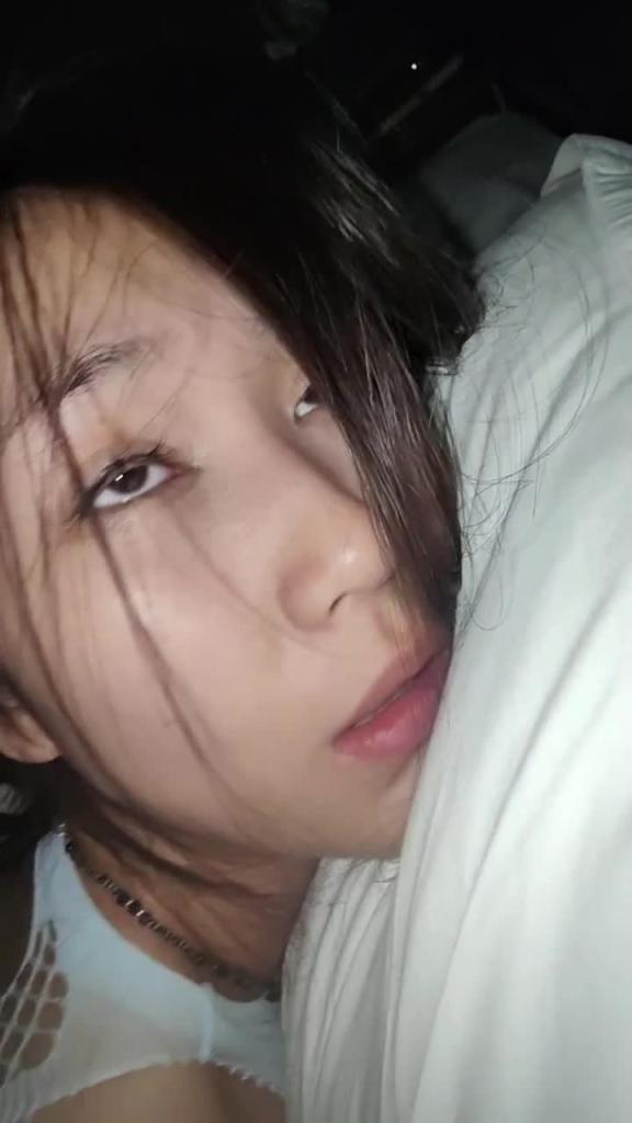 邻家女孩努力身上口活，吞吐感可爱了 预览截图 12