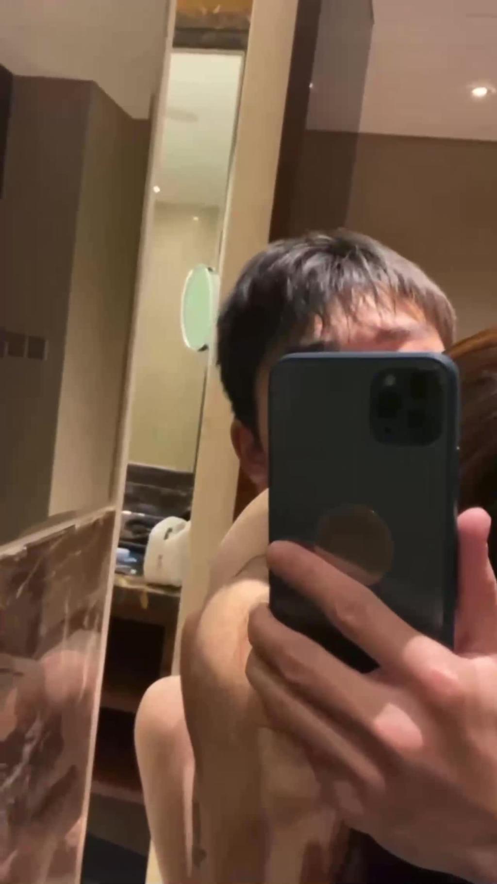 情侣酒店激情做爱自拍流出 预览截图 6