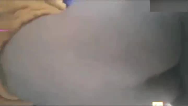 最新流出东北真实大神和嫂子疫情家中碰巧隔离到一起控制不住乱伦,和嫂子在家隔离微信勾引嫂子喝点酒把嫂子上了。② 预览截图 10