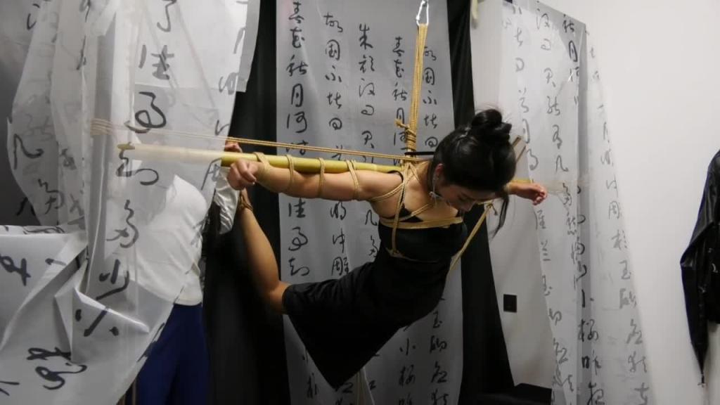 【胜景影视】女绳师的M之竹竿飞舞 预览截图 8