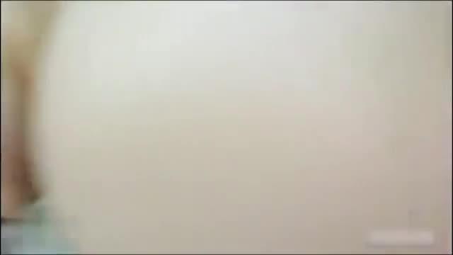 真实兄妹乱伦，哄骗18岁妹妹给我操，舔鸡巴_最后被我内射 预览截图 12