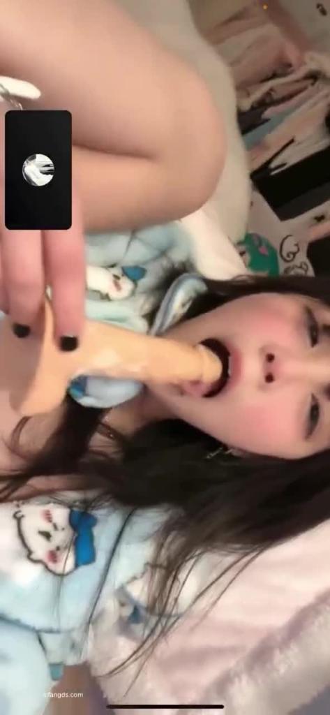无声 远距离小女友1V1视讯电话，甜美的小嫩穴被玩具插入 预览截图 8