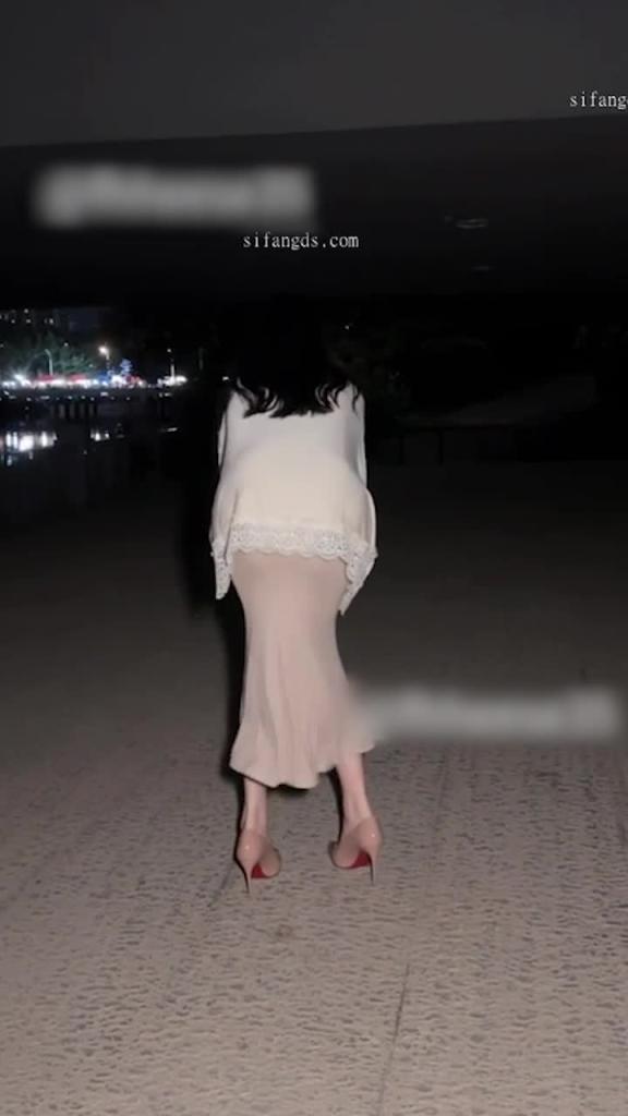 播音系漂亮小姐姐【小美miyoki】我在街边做母狗…好贱… 微漏脸视频 预览截图 12