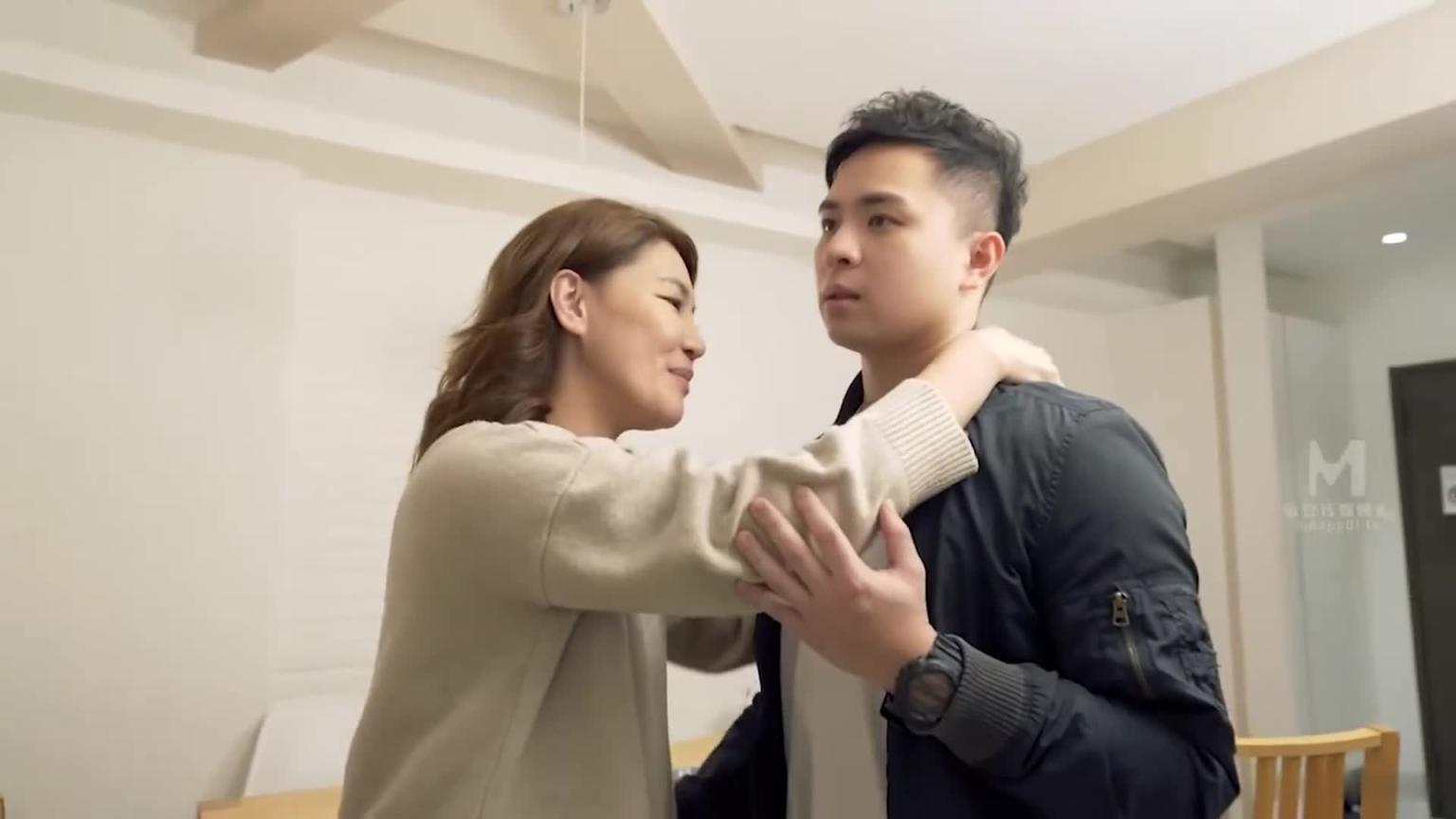 麻豆 幸运狼男大啖母女盛 预览截图 4