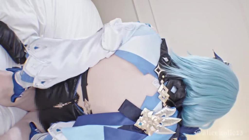 [Aliceholic13] 把醉酒的大胸骑士带回家，将甜蜜的精液挤进她的大腿和阴道里 预览截图 8